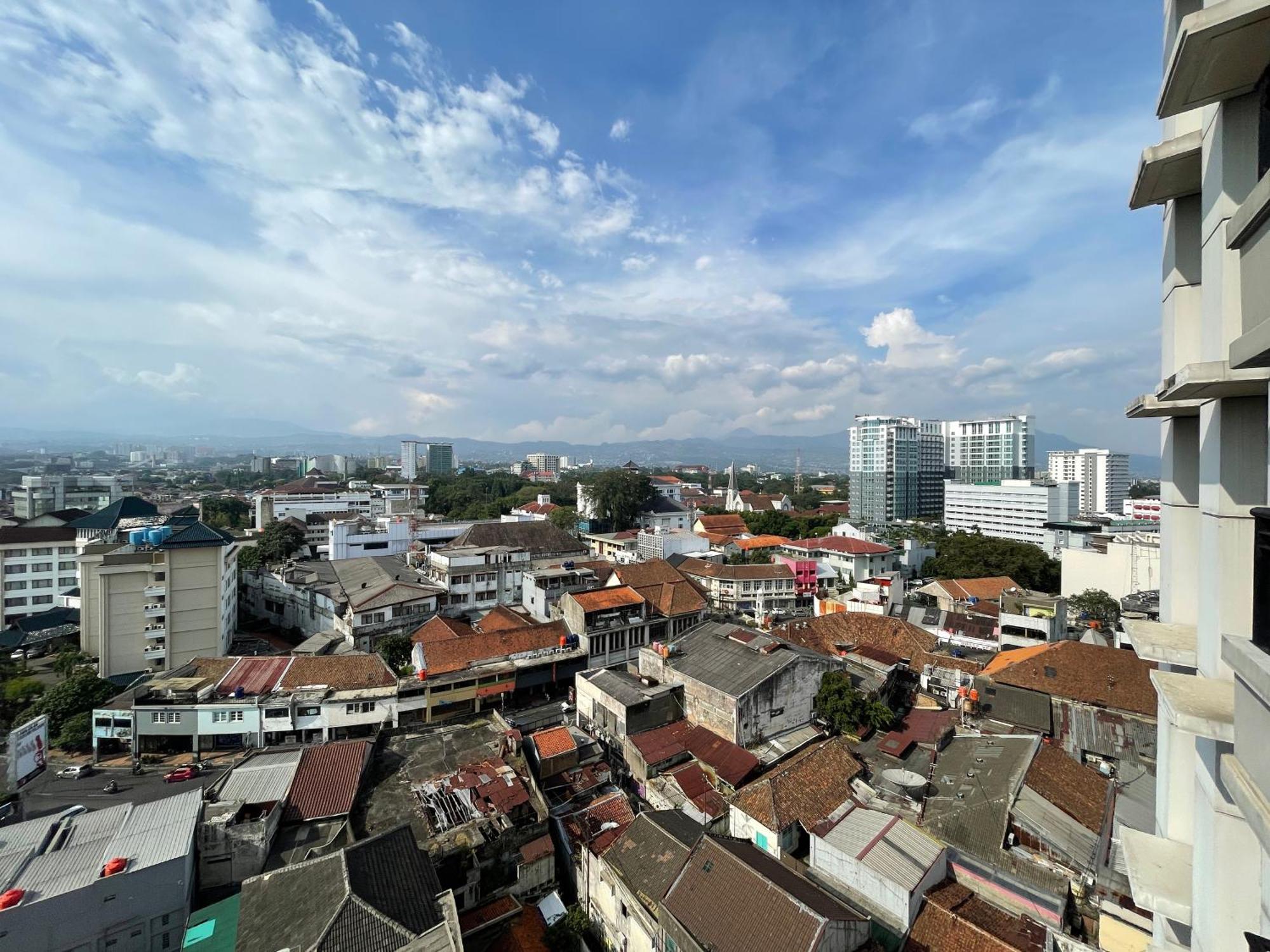 Strategic And Spacious 2br At Braga Walk By Travelio Bandung