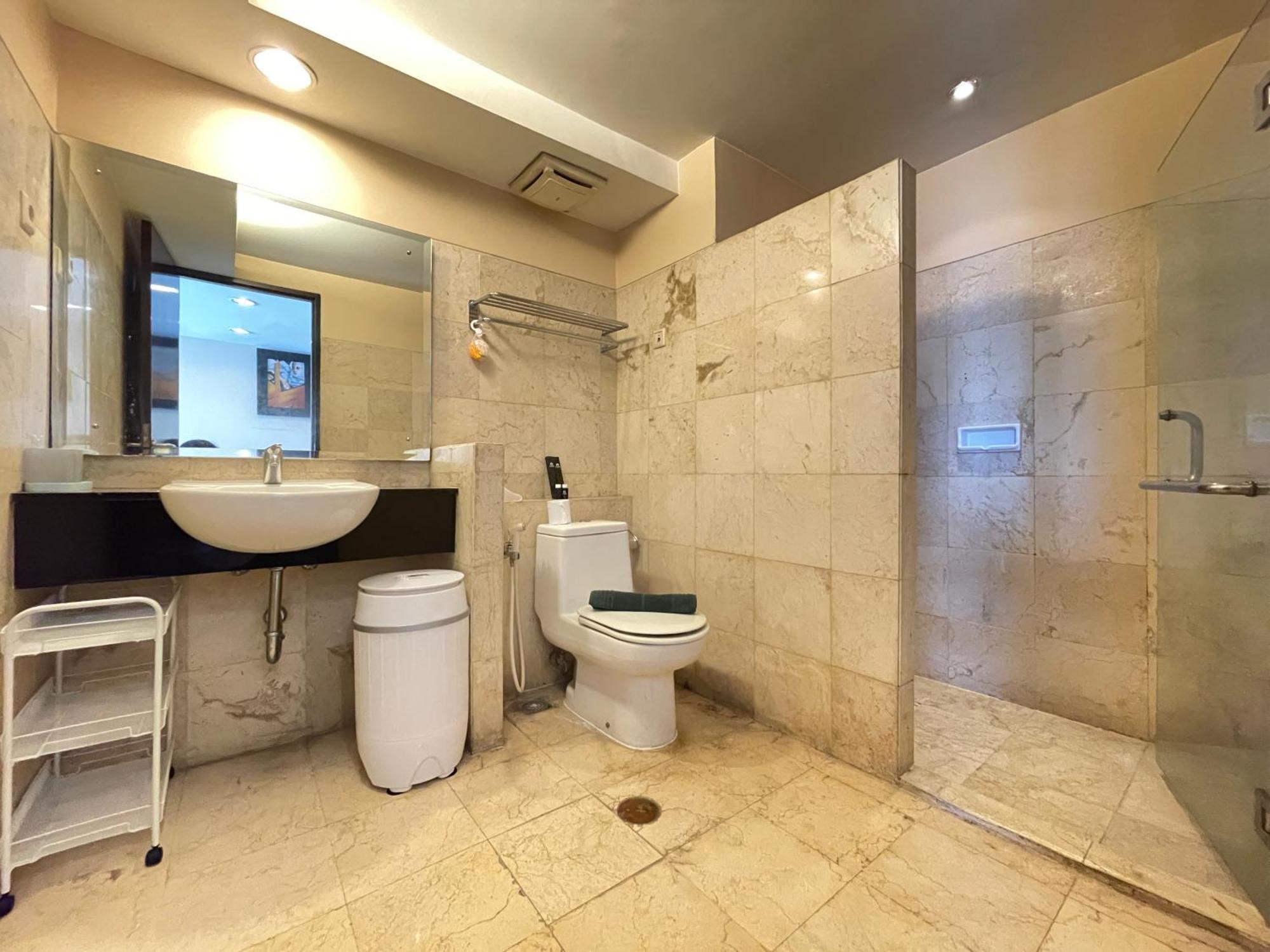 Strategic And Spacious 2br At Braga Walk By Travelio * Bandung